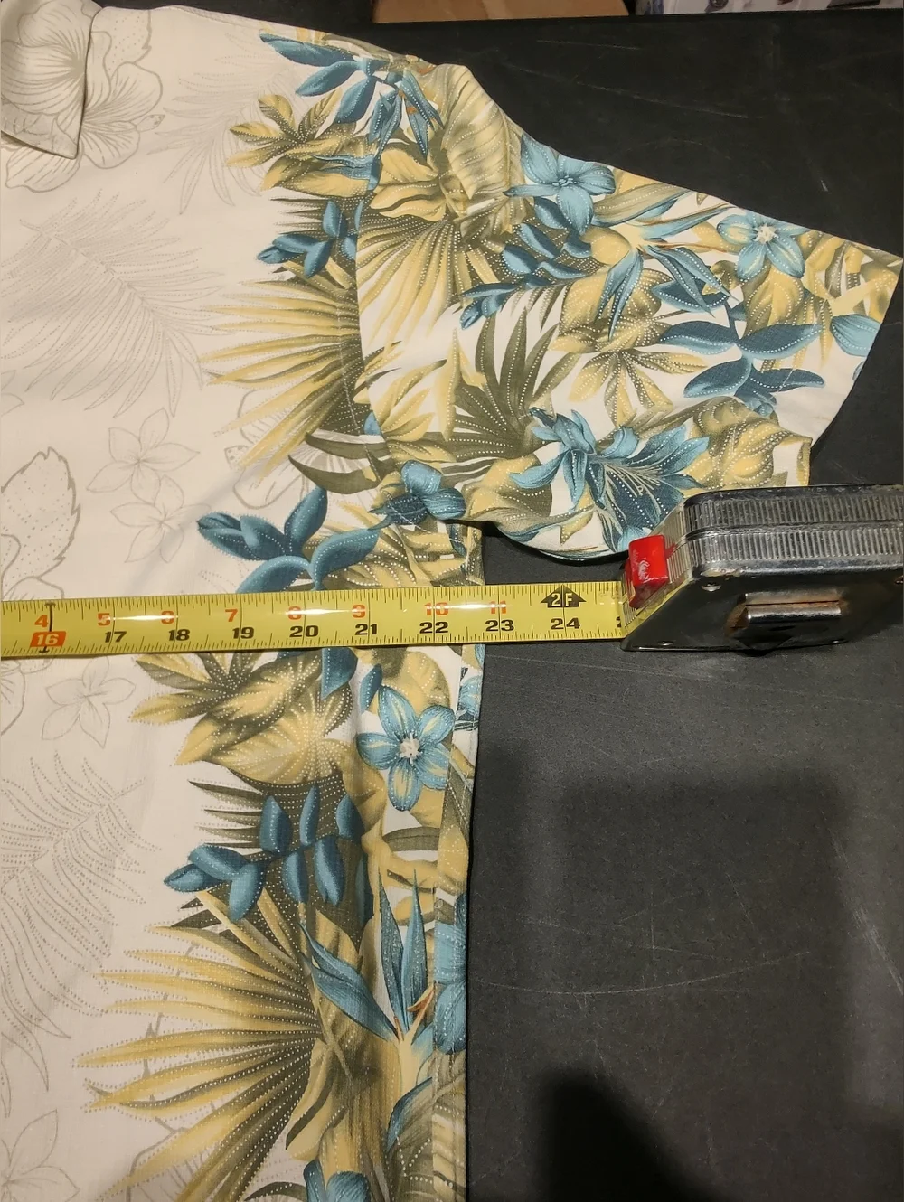 Tommy Bahama - Silk Floral Vacation Shirt - Men's Large - Cream - Picture 2 of 6